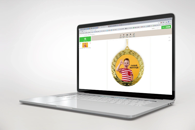 Онлайн-конструктор Фотоотель на ноутбуке: создание дизайна металлических медалей на заказ с фото и текстом от 1 штуки.