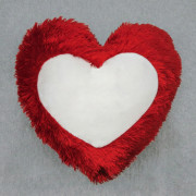 Подушка с длинным ворсом красная